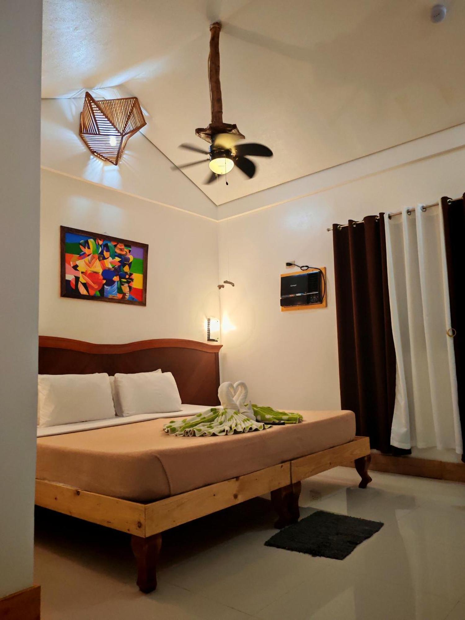 Cocoloco Hotel Manoc-Manoc