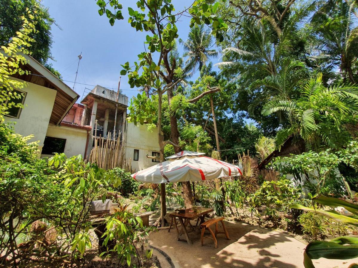 Hotel Cocoloco Manoc-Manoc