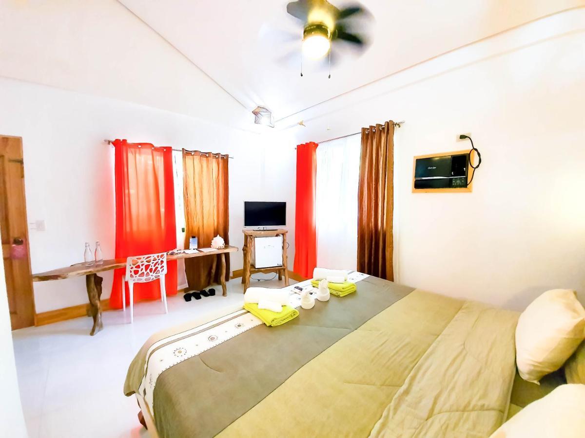 Cocoloco Hotel Manoc-Manoc